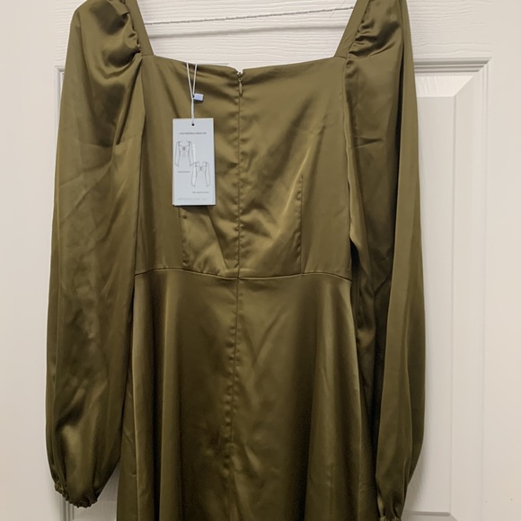 NWT Antonio Melani Bella Square Neck Long Blouson Sleeve Ruched Satin Midi Dress - Picture 11 of 11